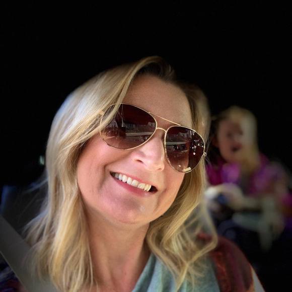 Meet your Posher, Michelle - Picture 1 of 1